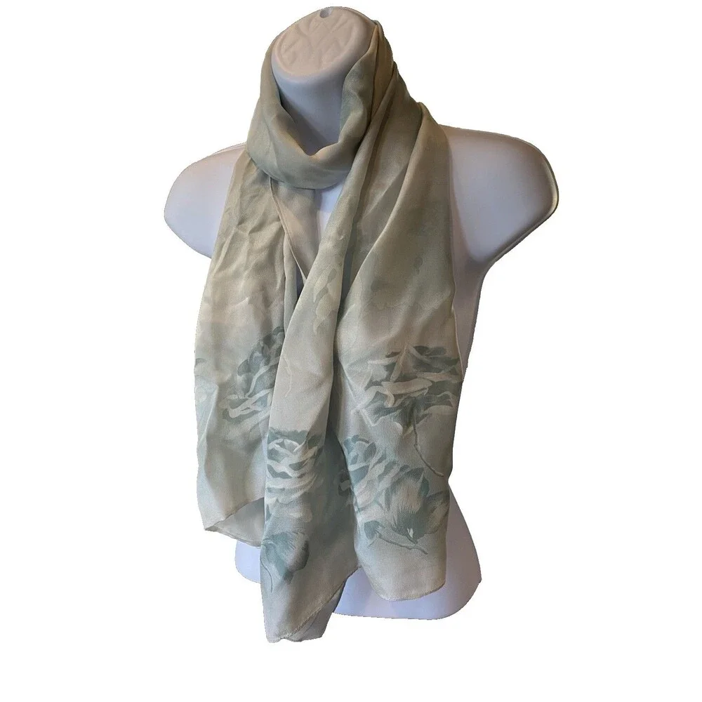 Liz Claiborne Scarf Silk Printed Floral Rose Design 17x 56